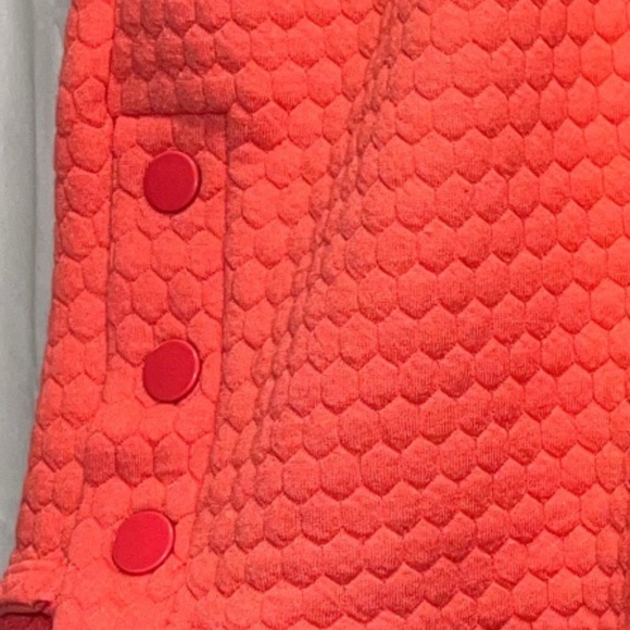 NWT-Womens Athletic Shorts Size Medium - Picture 4 of 4